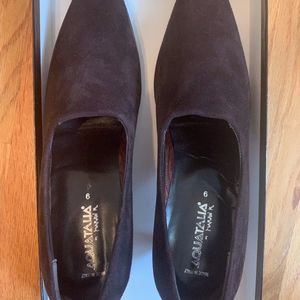 Aquatalia Weatherproof Pumps by Marvin K. w/Box